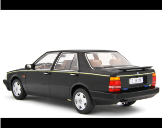 Lancia Thema 8.32 1986 NERO EBANO Laudoracing 1:18 Resinemodell (Türen, Motorhaube... nicht zu öffnen!)